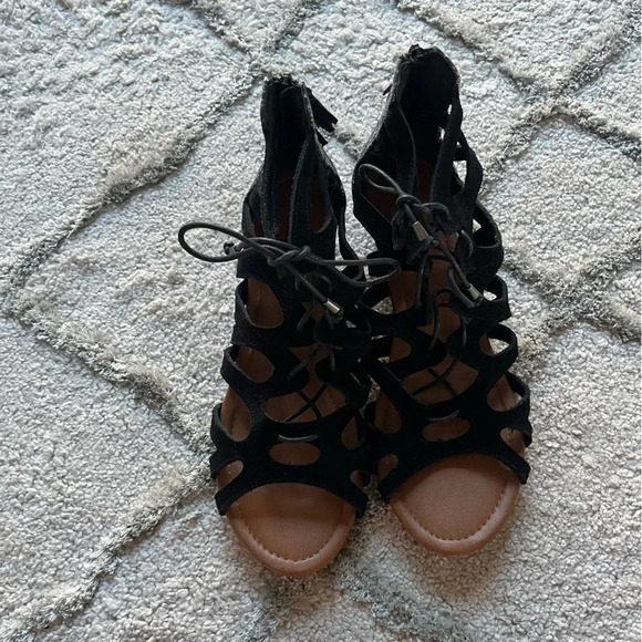 Minnetonka Sandals Black Suede Leather Gladiator Low Wedge Zip 71605 9 - Picture 6 of 10